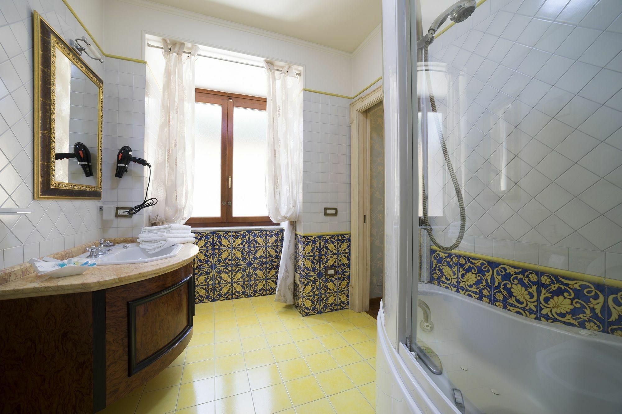 B&B 'O Sole Mio! Napoli Ngoại thất bức ảnh